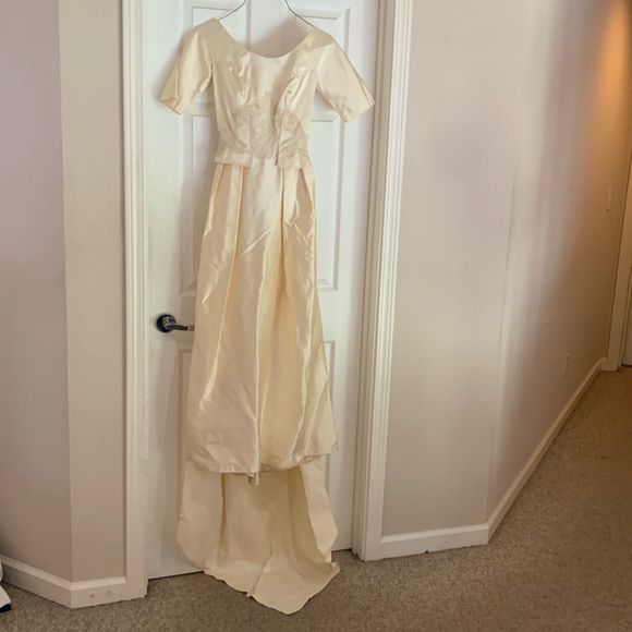 Vtg 50s 1950s Cahill bone satin lace fitted bodice with peplum & small train XS - Picture 1 of 6